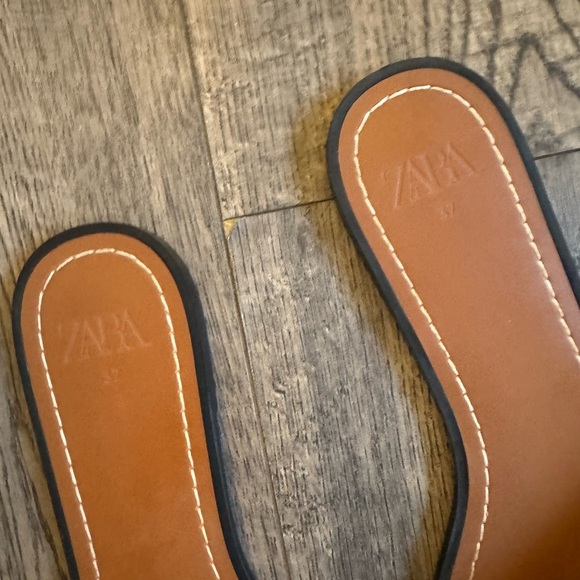 Zara White Topstitched Low Heeled Sandals- EU 37 - Picture 7 of 9